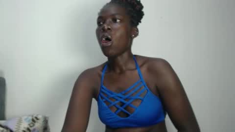 Snapshot of luo_queen chatting on May 2026 08:41:01 AM luo_queen online show from May 2026 08:41:01 AM