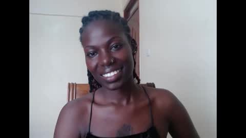 Snapshot of luo_queen chatting on May 2026 08:00:01 AM luo_queen online show from May 2026 08:00:01 AM