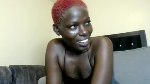 Snapshot of luo_queen chatting on June 2026 02:38:01 PM luo_queen online show from June 2026 02:38:01 PM