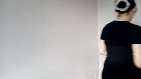 Roxie online show from April 2026 01:01:02 PM