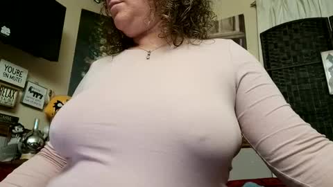 Snapshot of lusciouslibra82 chatting on February 2025 03:20:01 AM .Clarissa. Follow me on Instagram miss buns online show from February 2025 03:20:01 AM