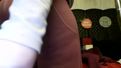 Snapshot of lusciouslibra82 chatting on February 2025 08:59:02 AM .Clarissa. Follow me on Instagram miss buns online show from February 2025 08:59:02 AM