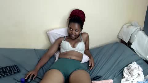 Snapshot of lush_goddess chatting on April 2026 10:56:02 PM shan online show from April 2026 10:56:02 PM