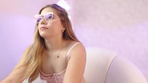 Snapshot of lussia_vega chatting on January 2026 03:28:02 PM Lussia Vega online show from January 2026 03:28:02 PM