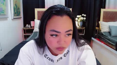 Snapshot of lustfuloffendertrina chatting on January 2025 11:36:02 AM Trina online show from January 2025 11:36:02 AM