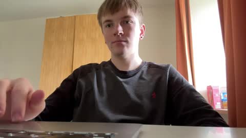 Nik online show from October 2025 08:14:01 AM