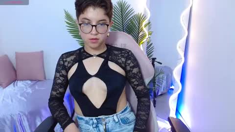 Lunna online show from October 2025 04:04:01 AM