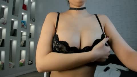 Yuna online show from November 2025 03:31:02 AM