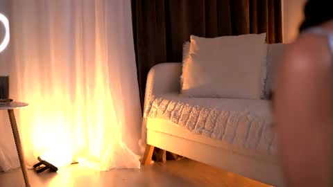 Snapshot of luvcaprice chatting on June 2026 02:43:01 PM Caprice online show from June 2026 02:43:01 PM