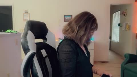 Britney online show from November 2025 06:45:02 PM