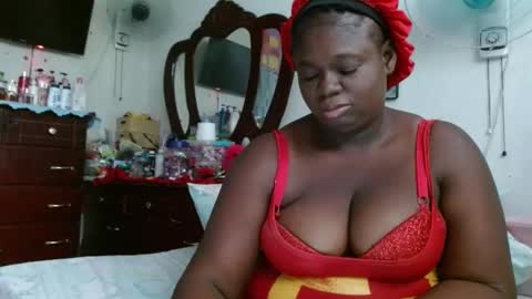 Snapshot of luvsher chatting on December 2024 10:05:01 PM Shereena Contact me Sherbunnyboo online show from December 2024 10:05:01 PM