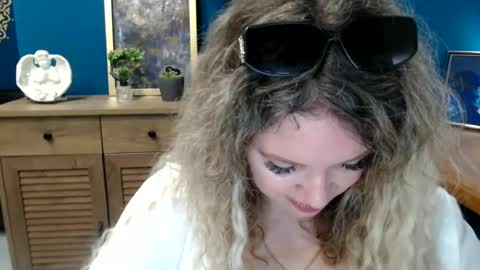 Donna online show from May 2026 06:43:02 AM