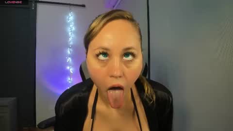 LUXIANA SEXY online show from June 2026 10:19:02 PM