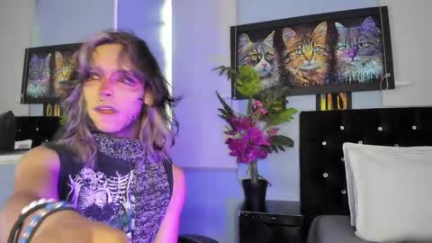 Luxiel 3 online show from November 2025 09:03:02 PM