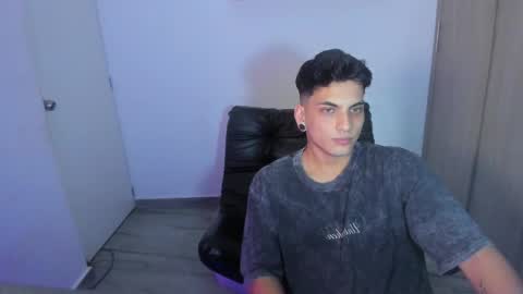 Snapshot of luxrx chatting on June 2026 06:36:02 PM luxrx online show from June 2026 06:36:02 PM