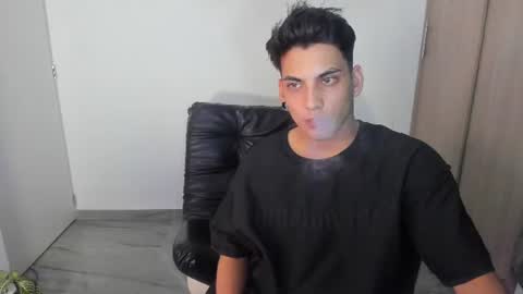 Snapshot of luxrx chatting on June 2026 10:20:01 PM luxrx online show from June 2026 10:20:01 PM