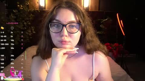Snapshot of luxsopphia_ chatting on June 2026 12:32:01 PM luxsopphia_ online show from June 2026 12:32:01 PM
