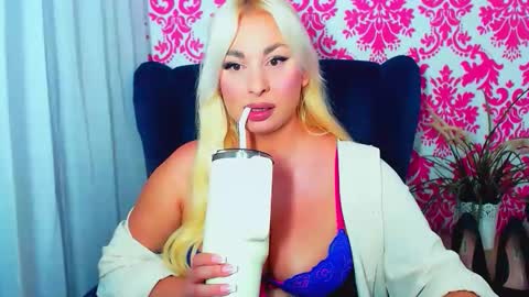 Snapshot of luxuriaaa chatting on May 2026 08:25:01 PM Luxuriaa online show from May 2026 08:25:01 PM