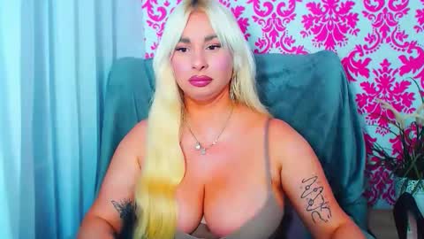 Snapshot of luxuriaaa chatting on May 2026 07:53:02 PM Luxuriaa online show from May 2026 07:53:02 PM
