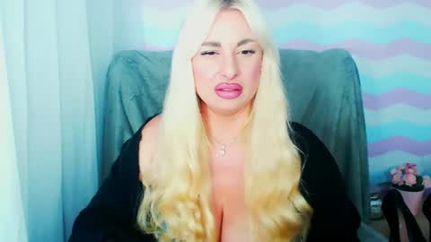 Snapshot of luxuriaaa chatting on July 2026 07:32:01 PM Luxuriaa online show from July 2026 07:32:01 PM