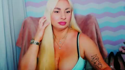 Snapshot of luxuriaaa chatting on July 2026 06:01:02 PM Luxuriaa online show from July 2026 06:01:02 PM
