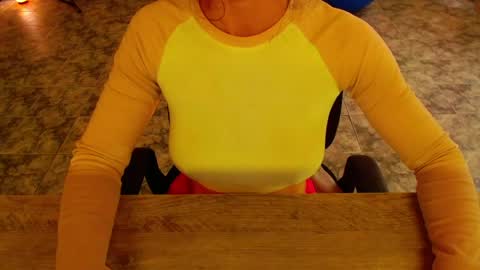 Snapshot of luxurydivine chatting on May 2026 04:11:01 PM Liss online show from May 2026 04:11:01 PM
