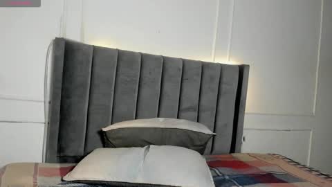 Tommy and Polly online show from December 2025 08:57:02 PM