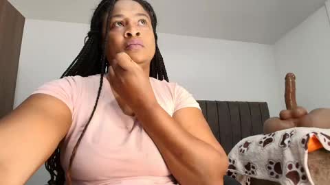 Snapshot of luxy_benet chatting on April 2026 07:17:02 AM Big Benet online show from April 2026 07:17:02 AM