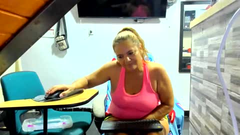 Snapshot of luzamandacastellanos chatting on June 2026 04:17:02 AM ruby50 online show from June 2026 04:17:02 AM