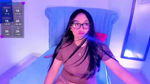 Snapshot of lya_dubois_ chatting on June 2026 08:18:01 PM LYA DUBOIS online show from June 2026 08:18:01 PM