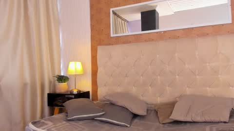 Lyan online show from December 2025 06:58:02 PM