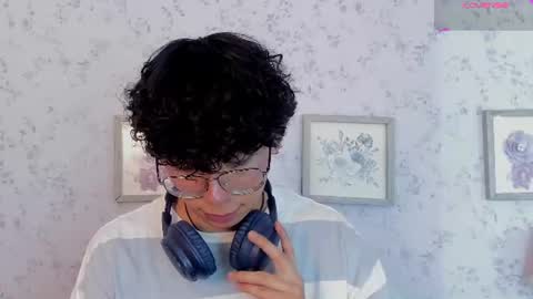 Snapshot of lyan_twink chatting on June 2026 07:45:02 PM Lyan online show from June 2026 07:45:02 PM