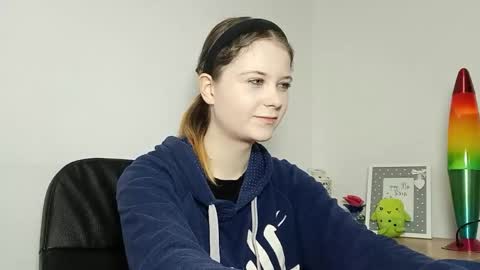 Snapshot of lydiasunny chatting on November 2025 07:03:01 PM Lydia online show from November 2025 07:03:01 PM