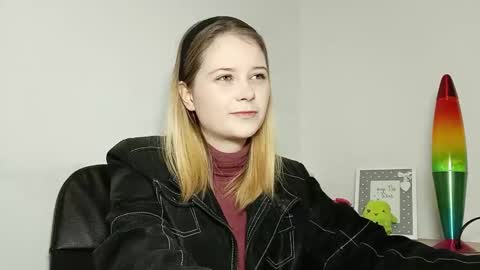 Snapshot of lydiasunny chatting on November 2025 07:25:01 PM Lydia online show from November 2025 07:25:01 PM