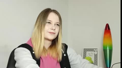 Snapshot of lydiasunny chatting on November 2025 08:08:02 PM Lydia online show from November 2025 08:08:02 PM