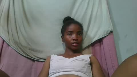 lydie856696 online show from May 2026 04:48:02 PM