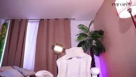 Snapshot of lyhana_lee chatting on June 2026 03:42:02 PM Lyhana Lee online show from June 2026 03:42:02 PM