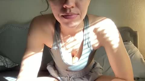 Snapshot of lylajades chatting on February 2025 09:10:01 PM Olivia online show from February 2025 09:10:01 PM