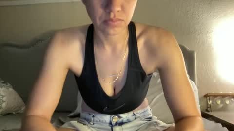 Snapshot of lylajades chatting on February 2025 11:37:02 PM Olivia online show from February 2025 11:37:02 PM