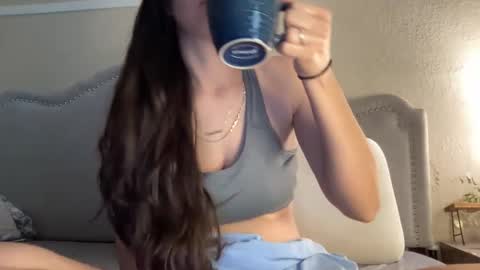 Snapshot of lylajades chatting on February 2025 05:18:02 PM Olivia online show from February 2025 05:18:02 PM