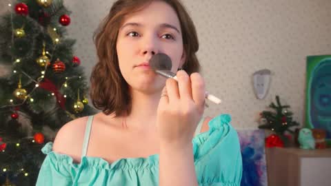 Snapshot of lyle_art chatting on December 2024 03:07:02 AM hi im Lyle online show from December 2024 03:07:02 AM