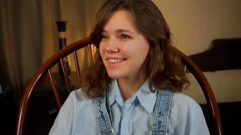 Snapshot of lyle_art chatting on March 2025 03:08:01 AM hi im Lyle online show from March 2025 03:08:01 AM