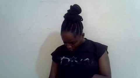 Snapshot of lyn_anna chatting on May 2026 12:00:02 PM lyn_anna online show from May 2026 12:00:02 PM
