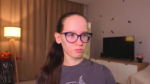 Sara online show from November 2025 04:16:02 PM