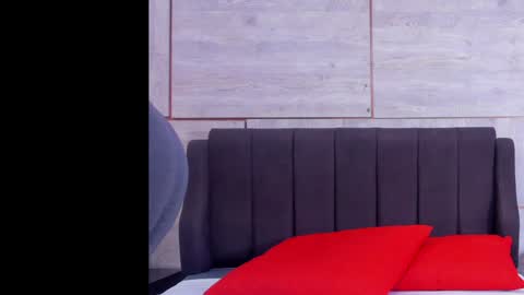 Snapshot of lynn_and_esteban chatting on February 2025 04:21:01 AM Lynn jonnes online show from February 2025 04:21:01 AM