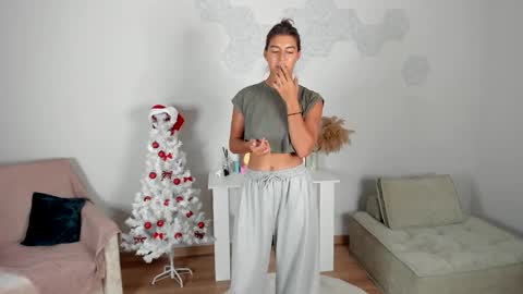  LYNN  online show from December 2025 06:09:01 AM