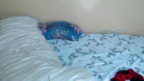 lyenne online show from November 2025 08:42:02 PM