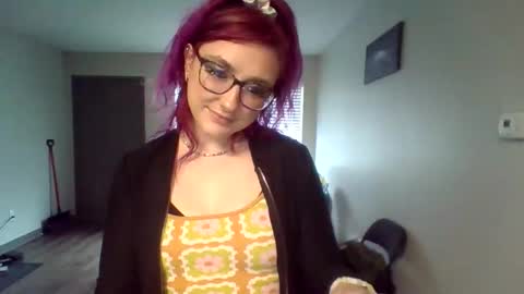 Lynn  online show from March 2026 04:24:02 PM