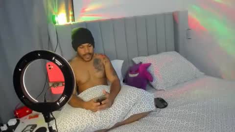 Lyon Dark online show from October 2025 08:39:01 PM