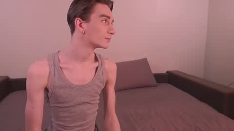 Snapshot of lyonfilm chatting on December 2024 06:52:01 PM KennyEliot online show from December 2024 06:52:01 PM